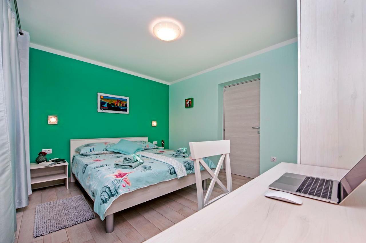 Apartment Villa Baric 4412 ロヴィニ エクステリア 写真