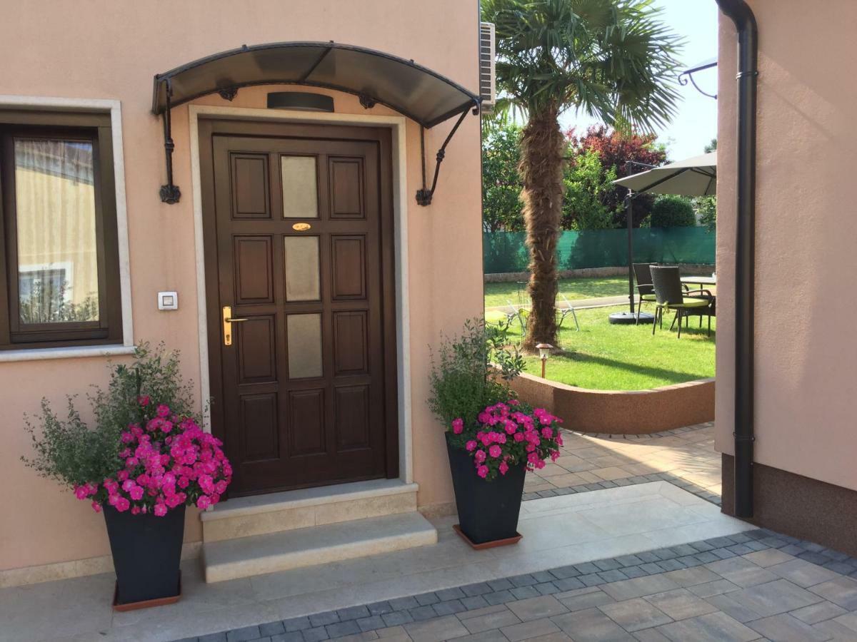 Apartment Villa Baric 4412 ロヴィニ エクステリア 写真
